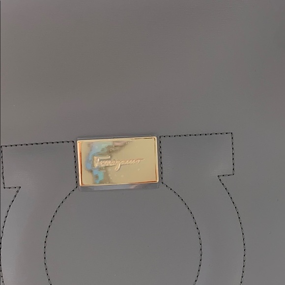 Authentic Salvatore Ferragamo city tote. - Picture 2 of 7